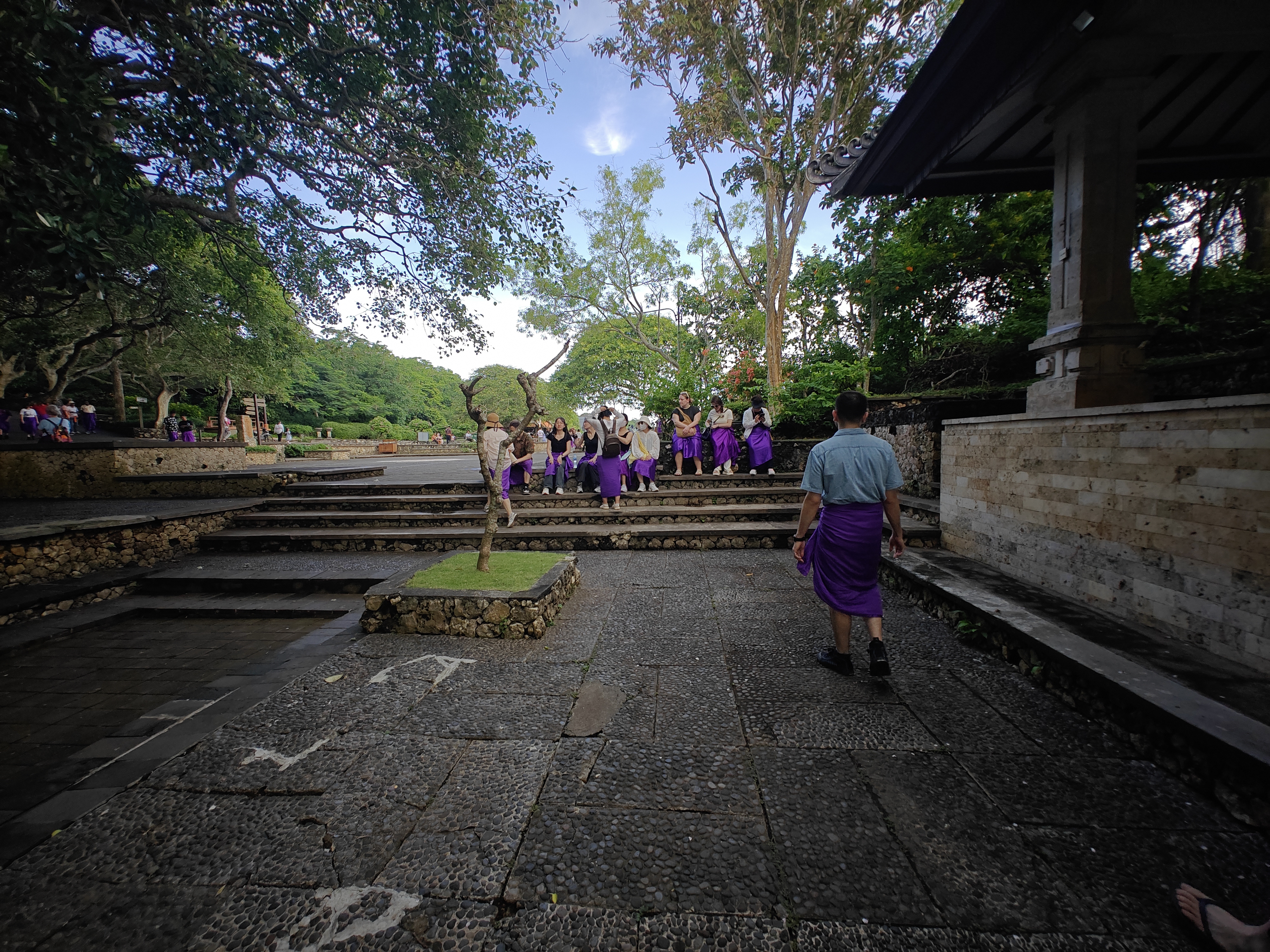 Bali retreat – beach cleanup